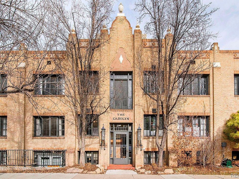 Main entrance of The Carolyn on 11th Ave side. 100 years old and still beautiful!