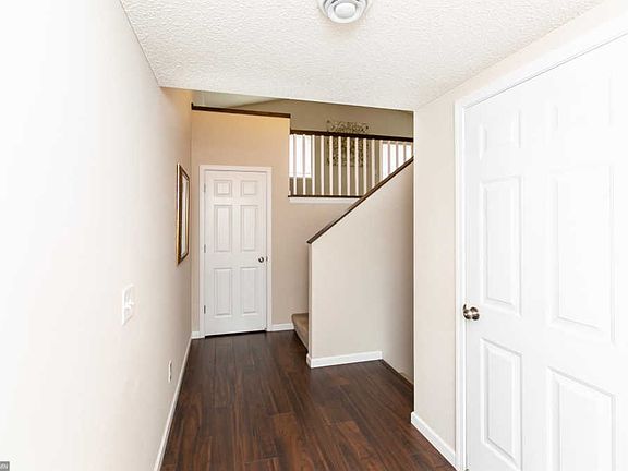 4th image of 12143 Hupp St NE