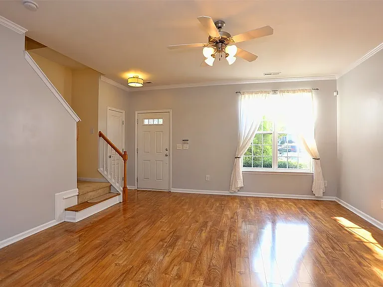 412 Colwick Ln — Photo 16