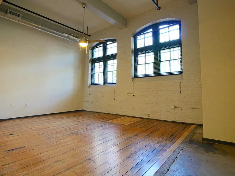 Main 2323 — Photo 21