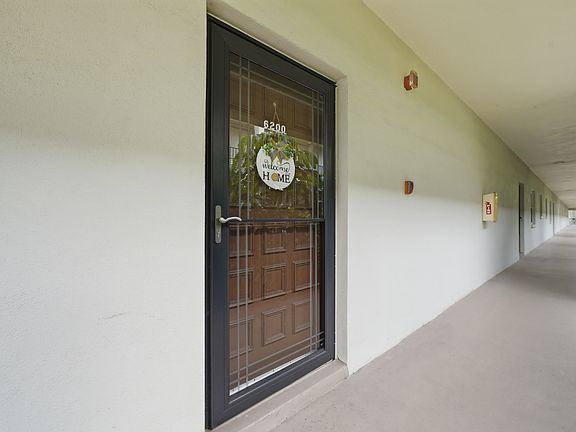 2nd image of 2700 Bayshore Blvd APT 6200