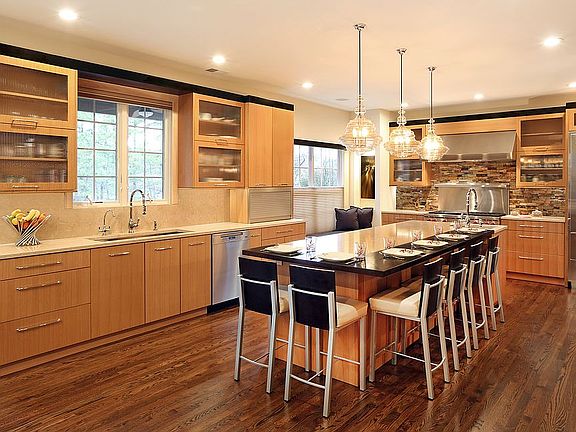 5th image of 5 Waterford Ct