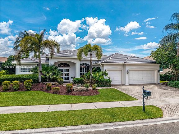 2nd image of 3855 Oak Ridge Cir