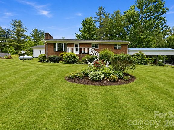 3rd image of 22 Webb Hill Rd