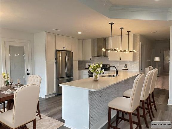 5th image of 728 Camelia Ave