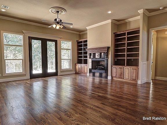 4th image of 1610 NE Chapel Hill Dr
