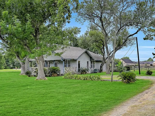 16724 Harkey Rd, Pearland, TX 77584