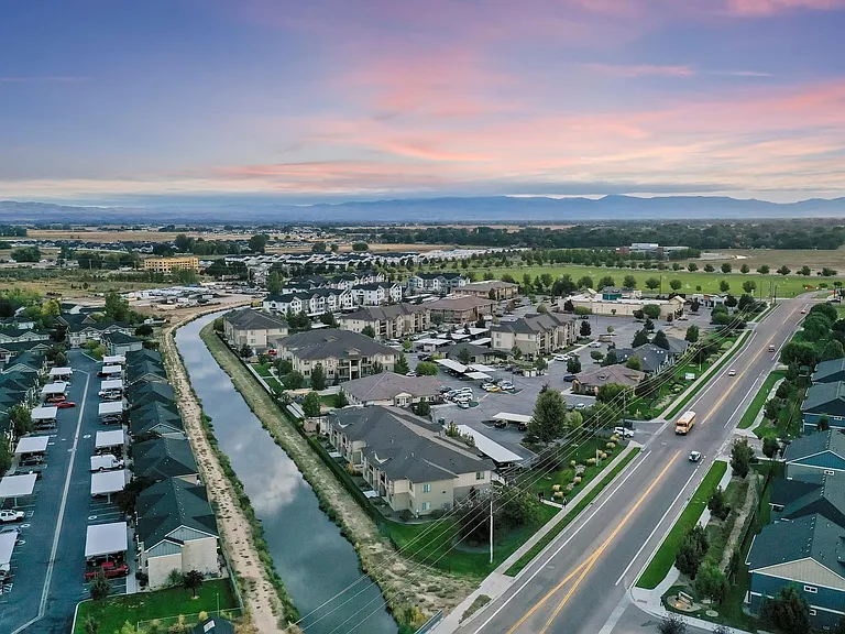 Aspen Creek Apartments — Photo 25