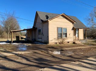 52 Price St, London, AR 72847