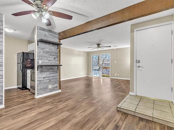 2nd image of 4532 Holly St APT 4