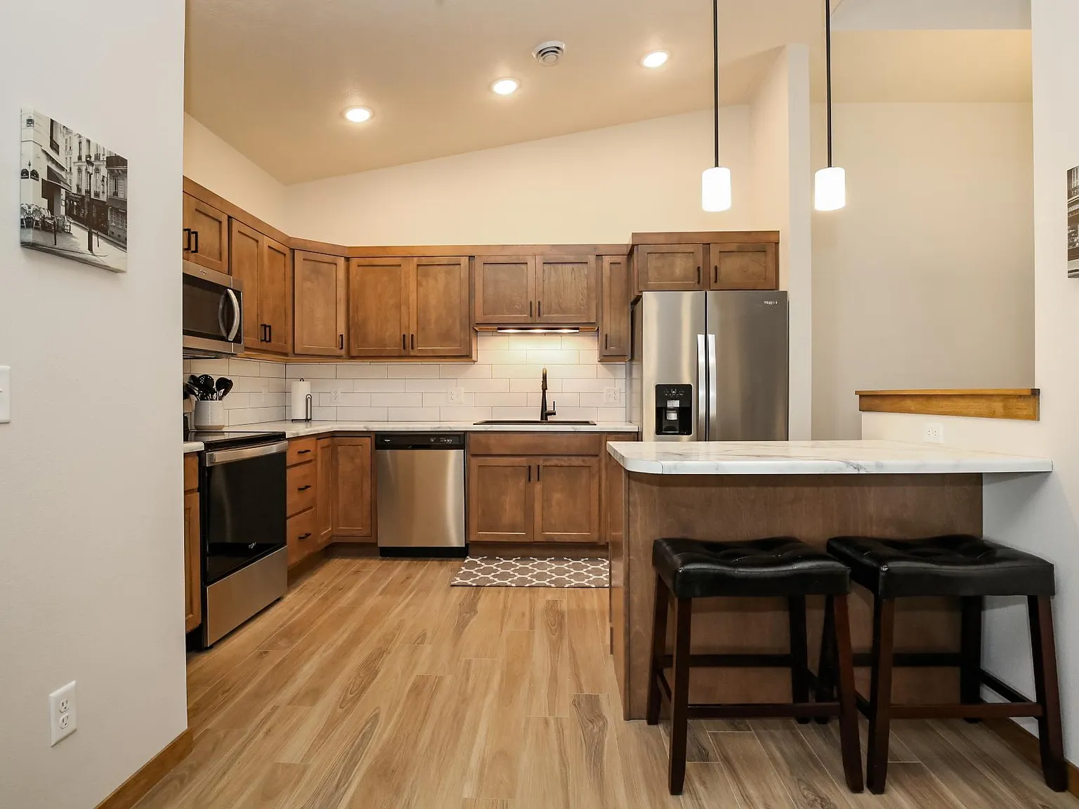3 bed, 2.5 bath, 1735 sqft, $2,525 — Photo 3