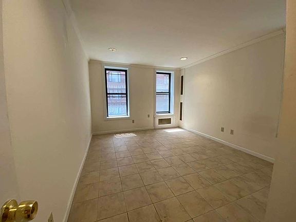 5th image of 107 E 89th St #44A
