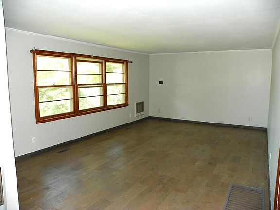 2nd image of 2370 Yager Rd