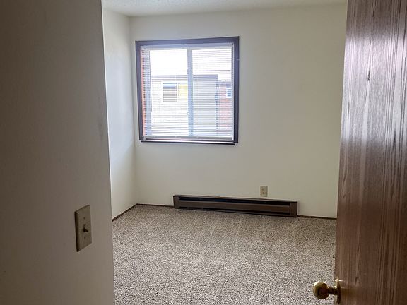 2nd image of 1003 Park Terrace Blvd #58db441ed