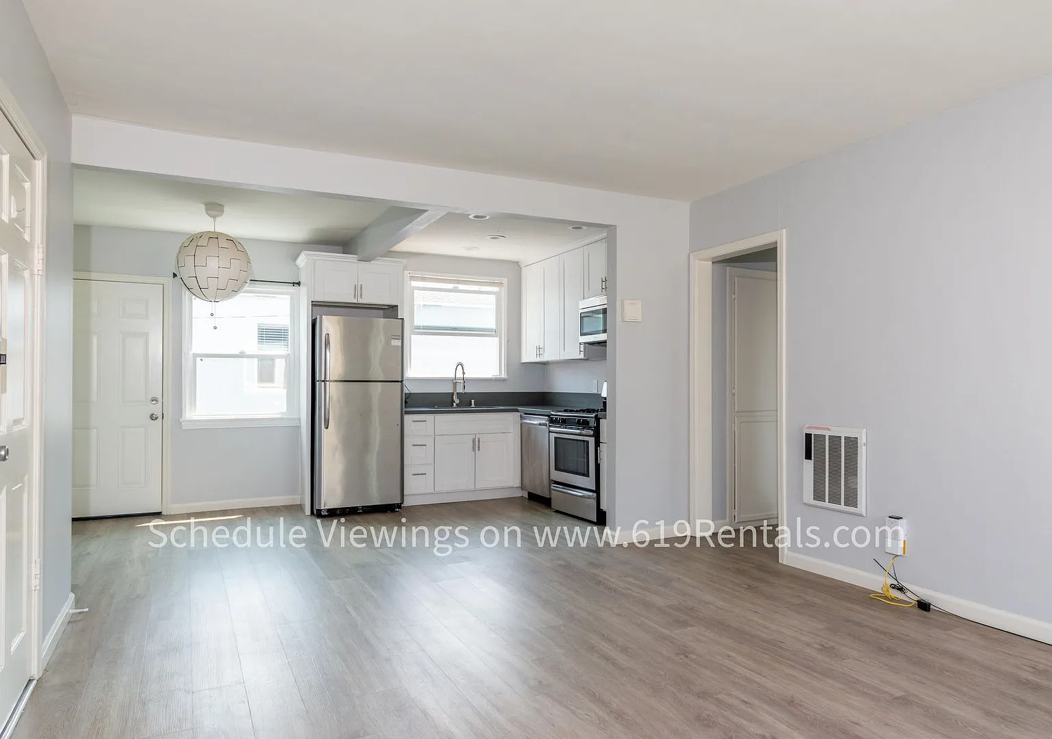 2 Bedroom, 1 Bath with Yard & Washer/Dryer, Pets OK — Photo 3