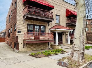 1596 Ridgefield, Cleveland, OH 44118