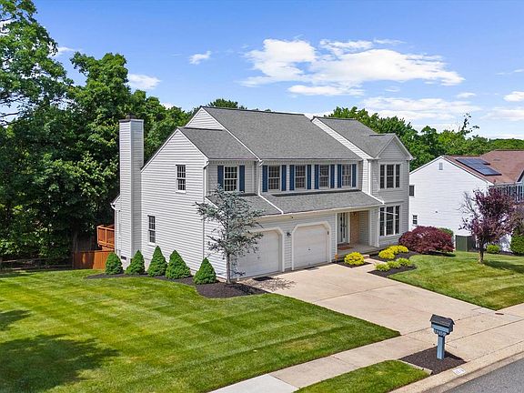 2nd image of 3216 Holly Knoll Ct