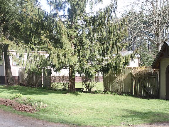3rd image of 15606 Scenic Shores Dr SE