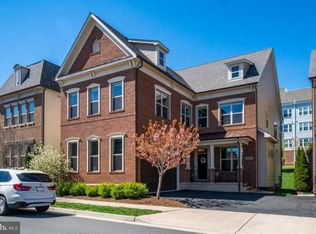 20607 Holyoke Dr, Ashburn, VA 20147