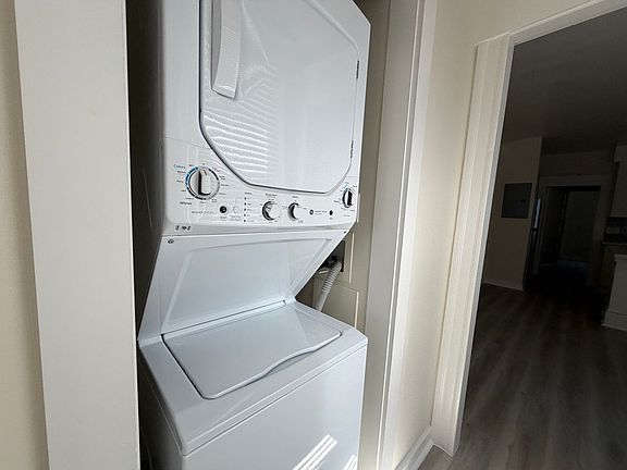 3rd image of 571A Minna St #571A