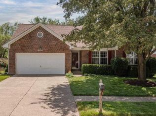 4622 Oak Pointe Dr, Louisville, KY 40245