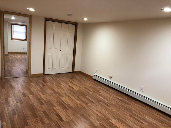 3rd image of 16 Buckingham Dr