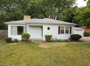 2103 Breton Rd SE, Grand Rapids, MI 49546