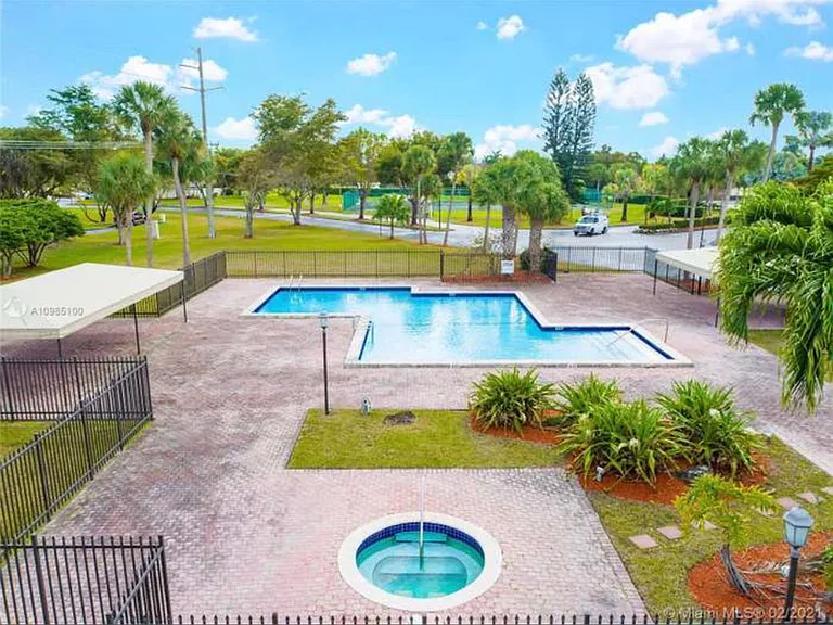 12559 SW 144th Ter — Photo 33