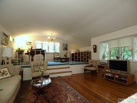 5th image of 6 Greenwich Ave