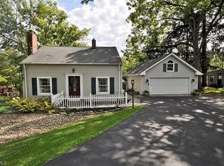 8071 Skyline Dr, Broadview Heights, OH 44147