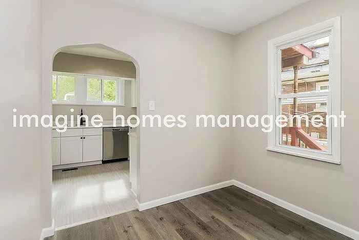 1735 Avonlea Ave — Photo 7