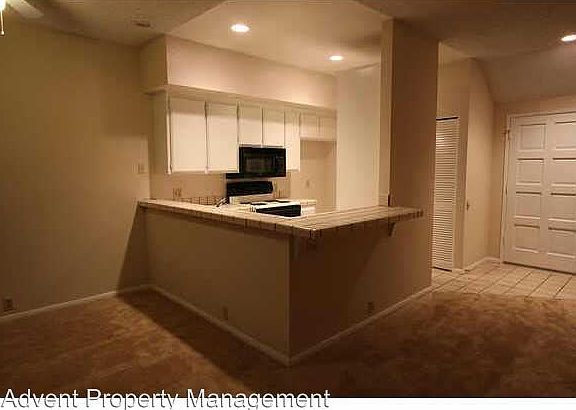 3rd image of 4274 Cleveland Ave Unit 6