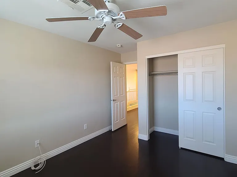 7449 W Mistral Ave — Photo 35