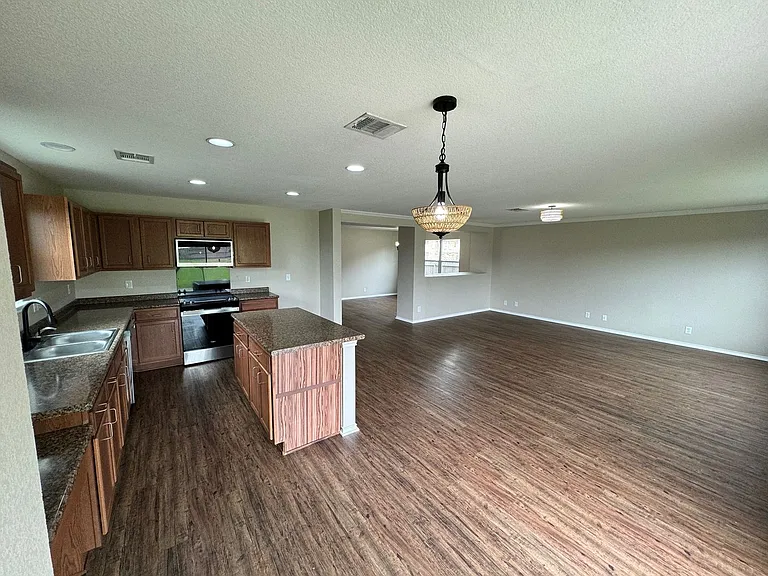 349 Tower Dr — Photo 11