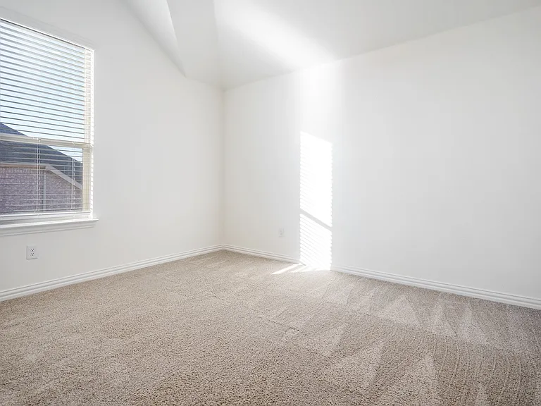 7470 Sanctuary Dr — Photo 30