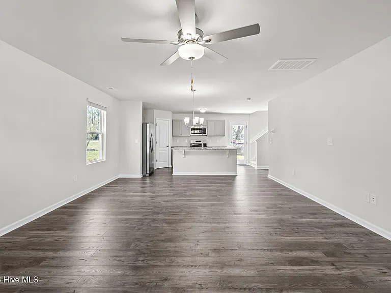 705 Conductor Ct — Photo 2