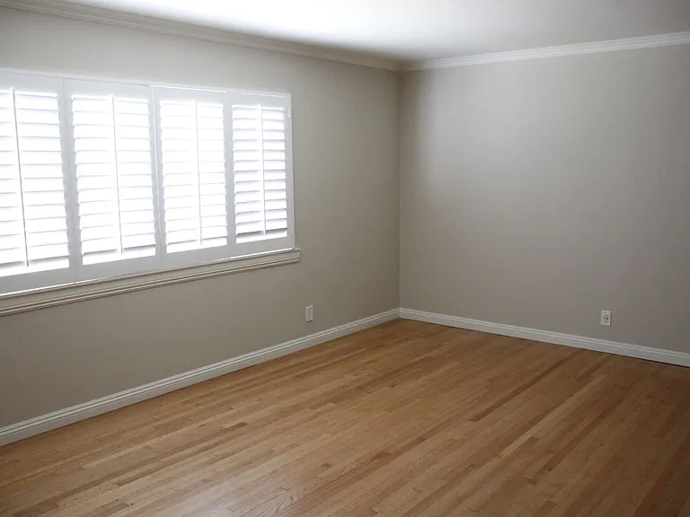 5501-05 Radford Ave — Photo 16