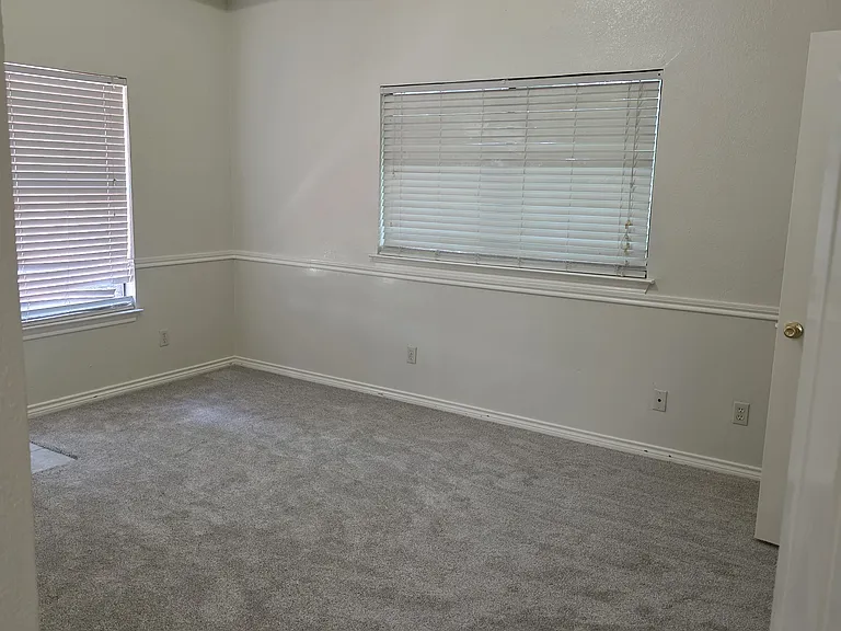 800 Trevor Way — Photo 4