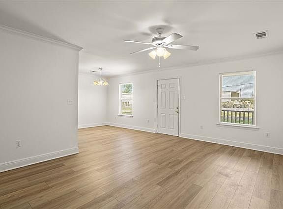 4th image of 403 W 33rd Ave