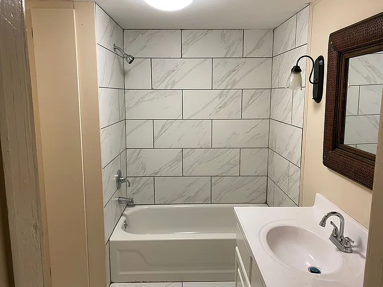 310 Wood St — Photo 2