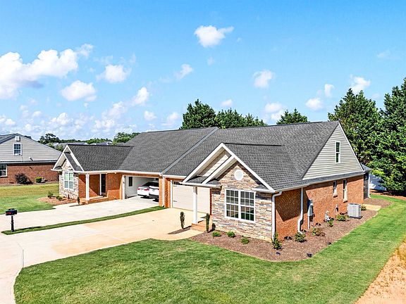 2nd image of 413 Amelia Springs Ln