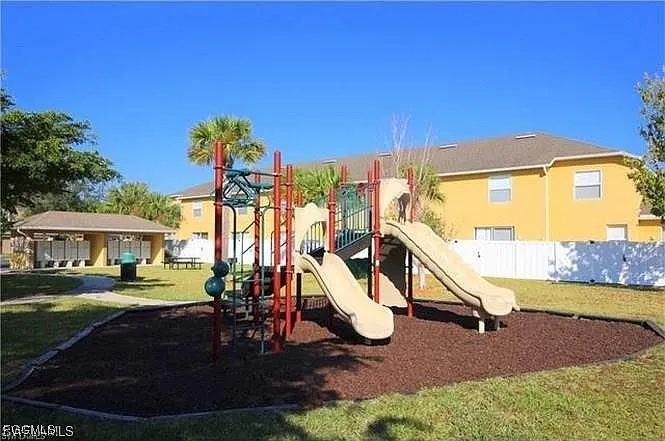 3627 Pine Oak Cir #102 — Photo 47