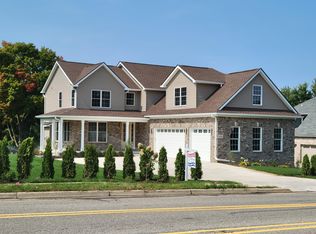 20785 Meadowbrook Rd, Novi, MI 48374