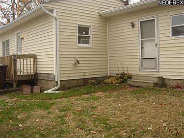 5th image of 2573 Catherine Ave