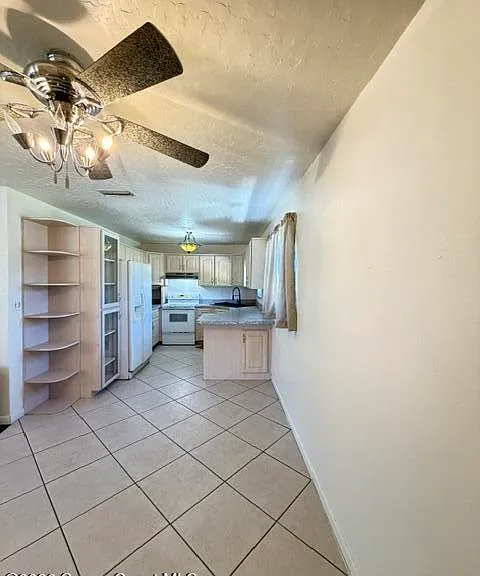 5963 Lord St — Photo 7