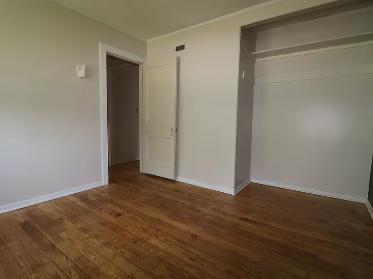 718 W 1st St — Photo 14