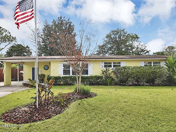 3rd image of 1718 SABLE PALM Lane
