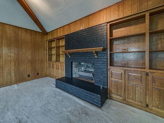 4th image of 116 Royal Park Ln