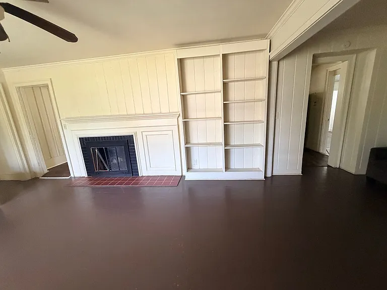 102 E Cranford Ave — Photo 2