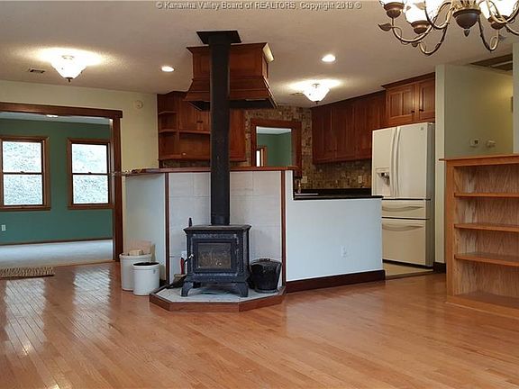 3rd image of 6912 Heritage Way
